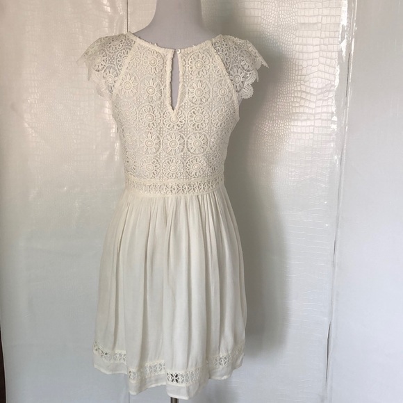 HOLLISTER EMBROIDERED DRESS. - Picture 7 of 8